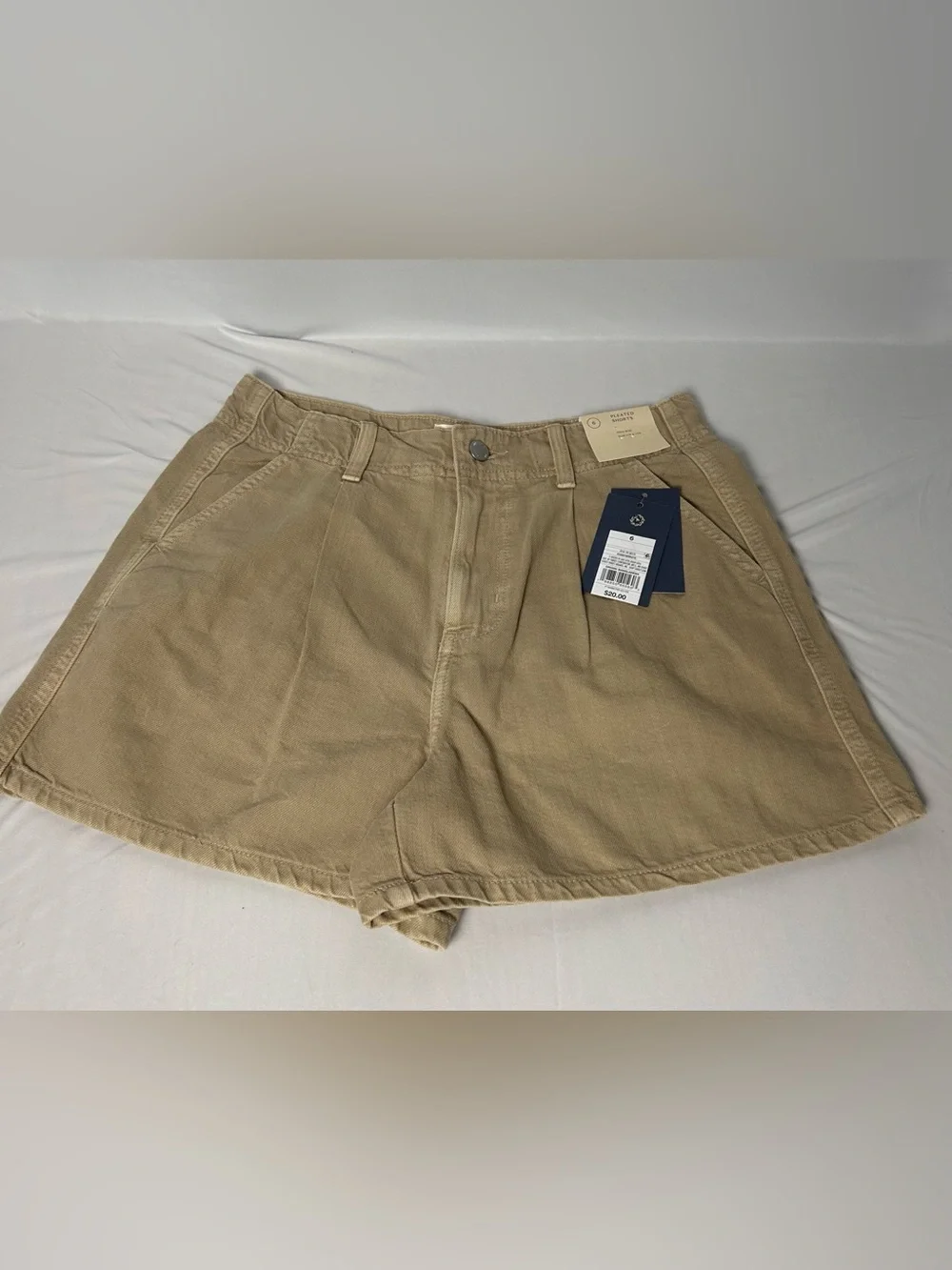 Universal Thread Women's Flat Front Khaki Shorts